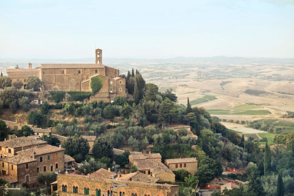toscana priori travel viagem turismo italia coliseu castelo vinhedo (8)