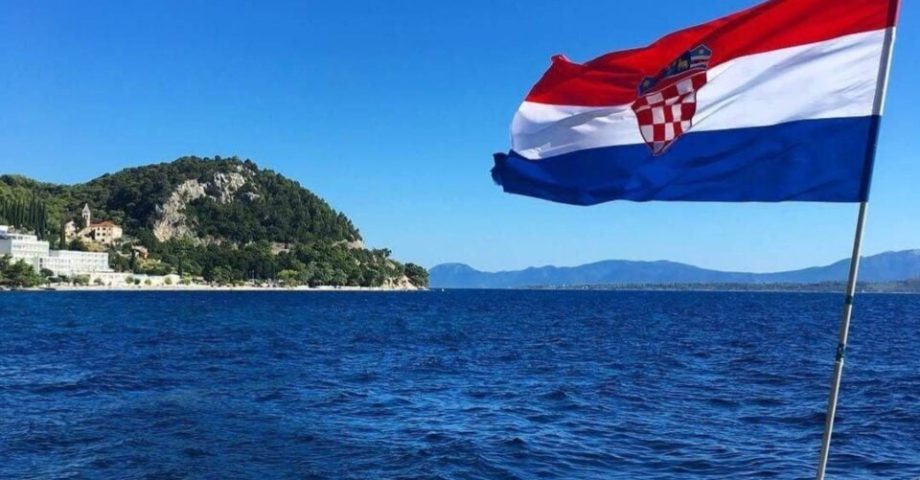 croacia-viagem-turismo-zagreb-plitvice-split-hvar-dubrovnik-mostar-priori-travel-senior-13.jpg